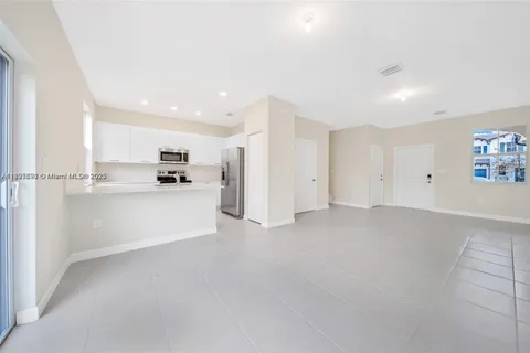 12918 NW 23rd Pl # 12918, Miami FL 33167