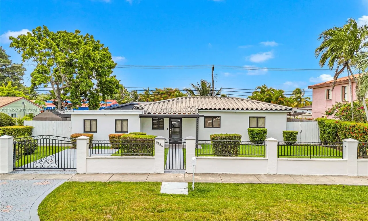 7395 SW 39th St, Miami FL 33155
