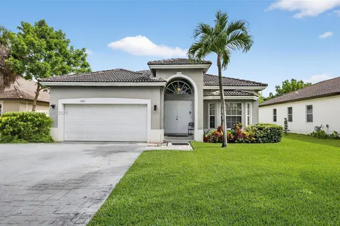 7095 E Tropical Way, Plantation FL 33317