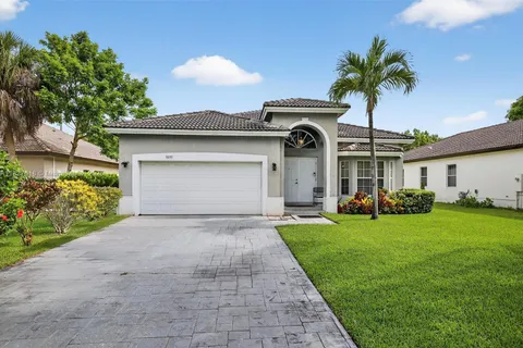 7095 E Tropical Way, Plantation FL 33317