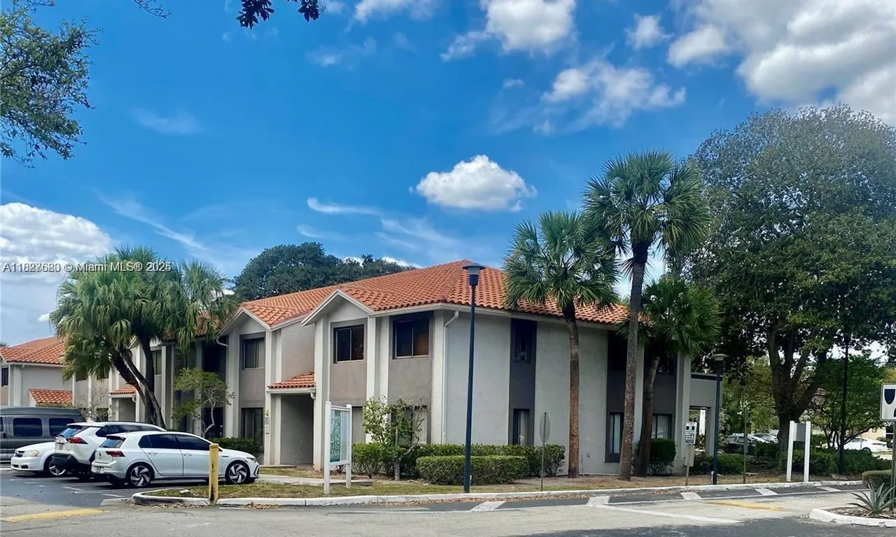 8323 Coral Lake Dr # 8323, Coral Springs FL 33065