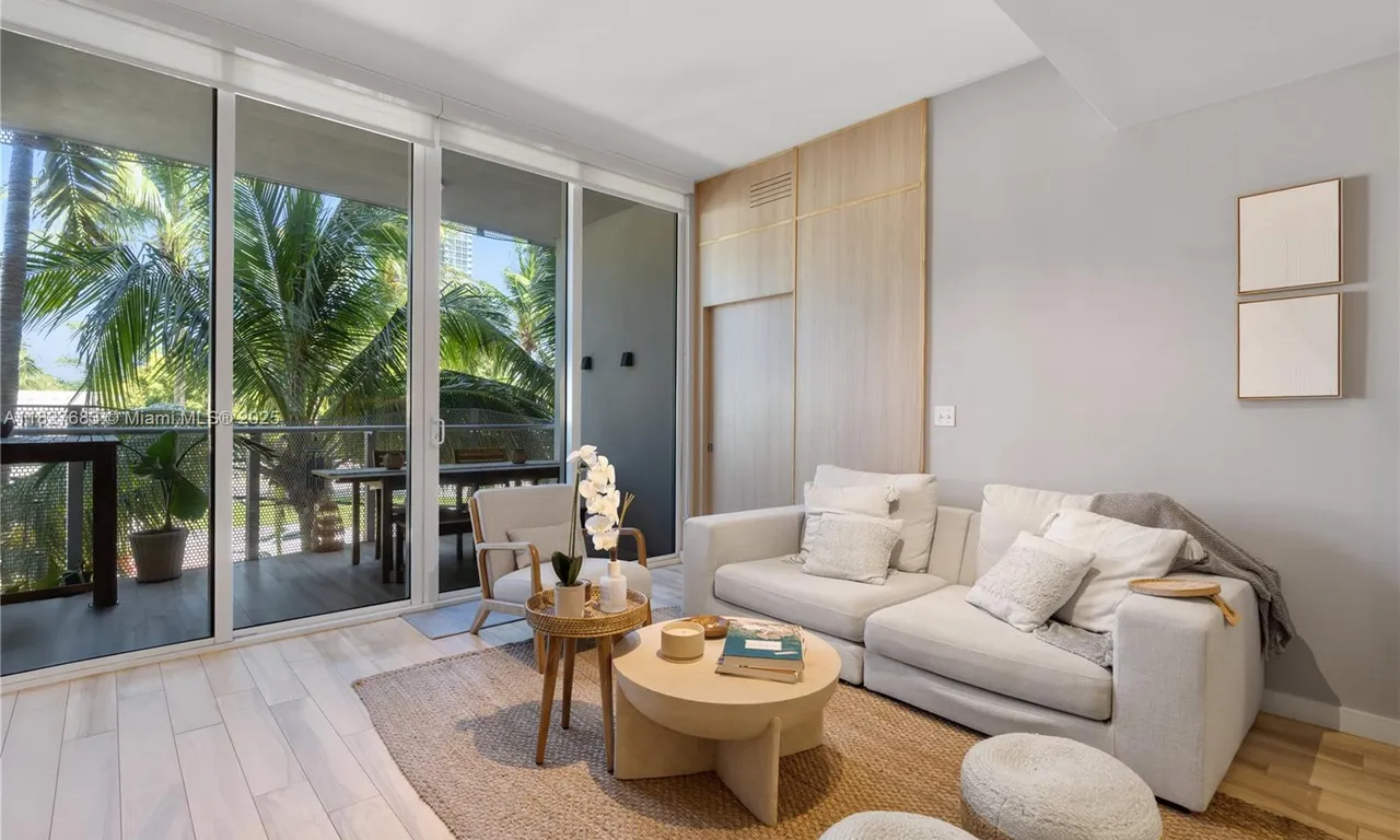 2100 Park Ave # 203, Miami Beach FL 33139