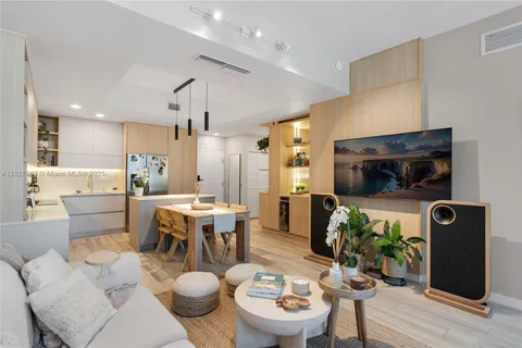 2100 Park Ave # 203, Miami Beach FL 33139