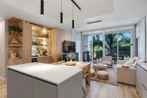 2100 Park Ave # 203, Miami Beach FL 33139