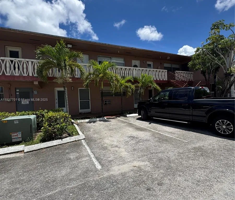 270 NE 191st St # 108, Miami FL 33179