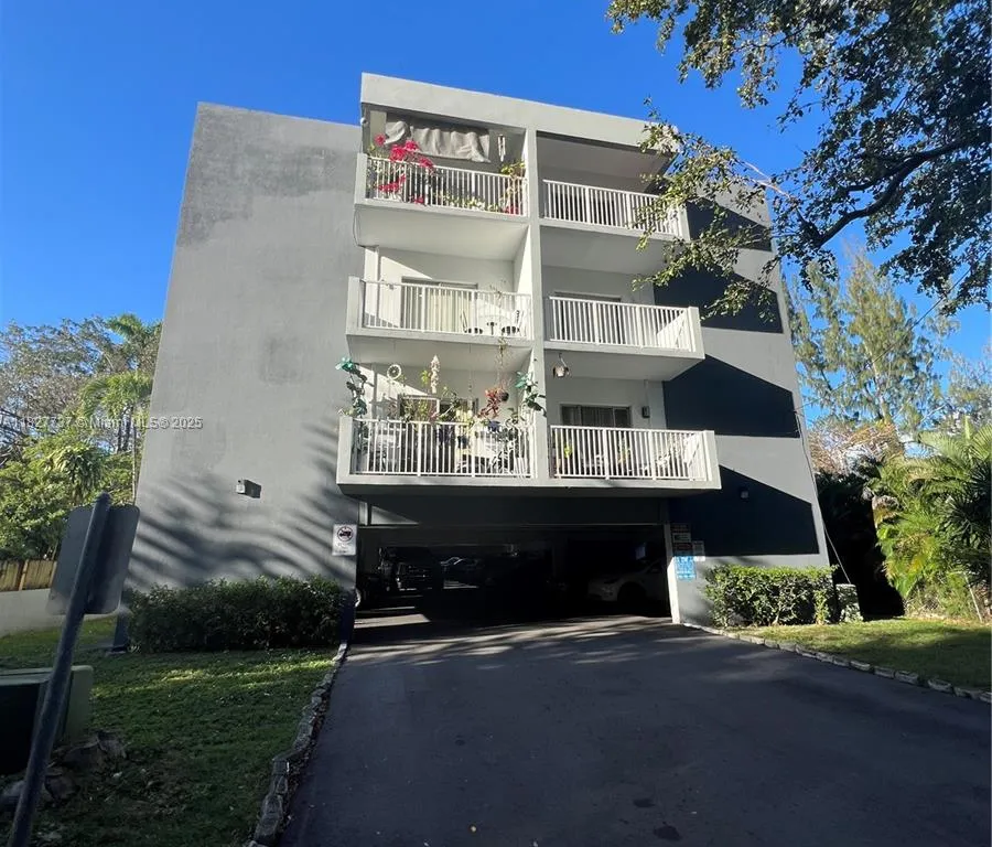 645 NE 121st St # 404, North Miami FL 33161