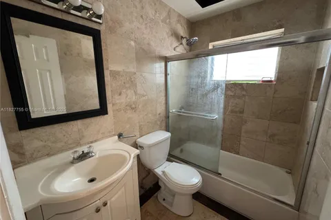 75 Washington Ave # 18, Miami Beach FL 33139
