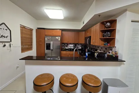 8440 SW 8th St # 307A, Miami FL 33144