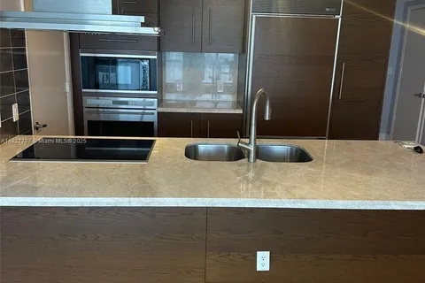 495 Brickell Ave # 5211, Miami FL 33131