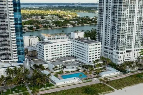 6345 Collins Ave # 830, Miami Beach FL 33141