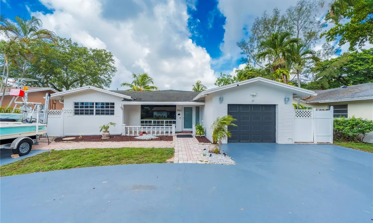 4911 SW 29th Ter, Dania Beach FL 33312