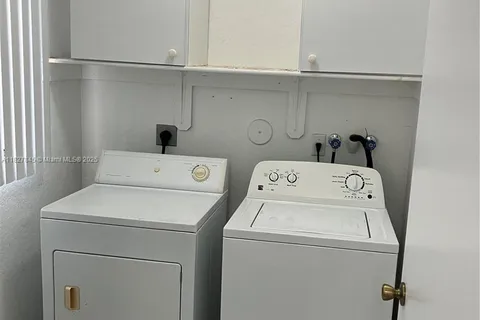 2758 NW 57th St, Miami FL 33142