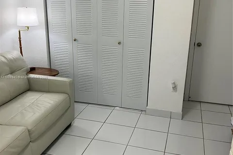 2758 NW 57th St, Miami FL 33142