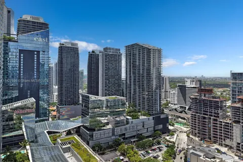 88 SW 7th St, Miami FL 33130