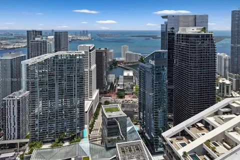 88 SW 7th St, Miami FL 33130