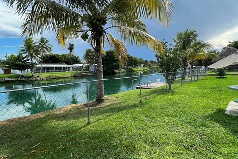 9740 Sterling Dr, Cutler Bay FL 33157