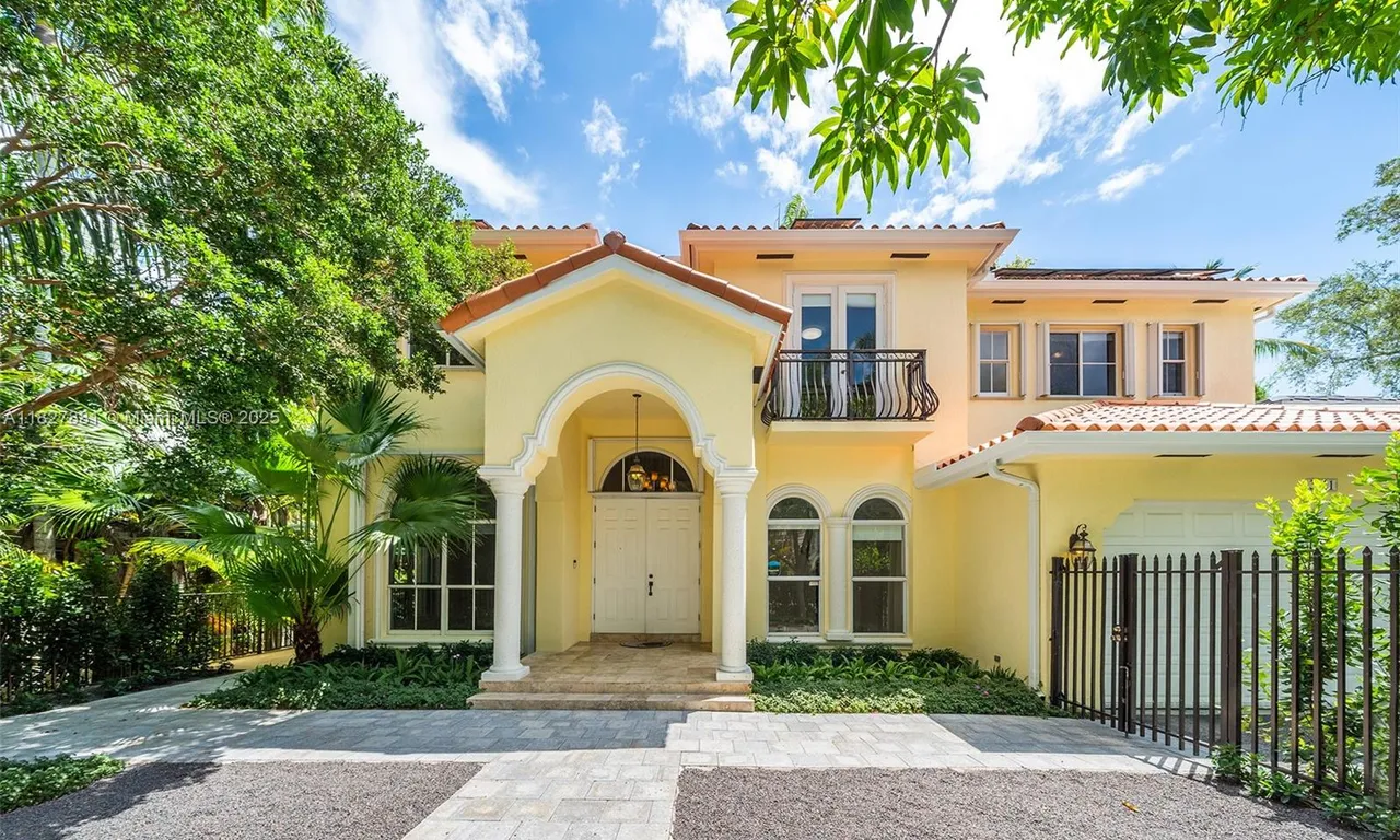 3211 Morris Ln, Miami FL 33133