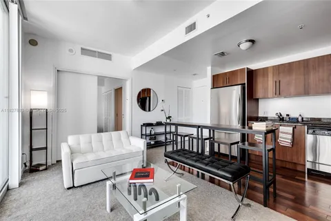 300 S Biscayne Blvd # 1403, Miami FL 33131