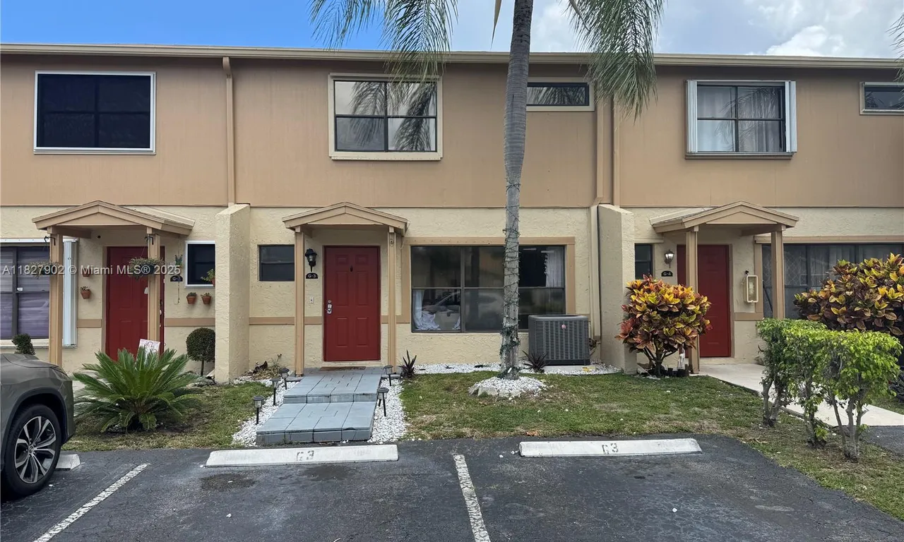 3370 Beau Rivage Dr, Pompano Beach FL 33064