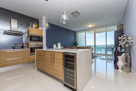 2020 N Bayshore Dr # 2005, Miami FL 33137