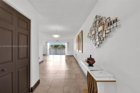 9357 Fontainebleau Blvd # 207D, Miami FL 33172