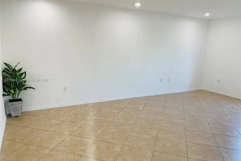 5907 Glasgow Way, Tamarac FL 33321
