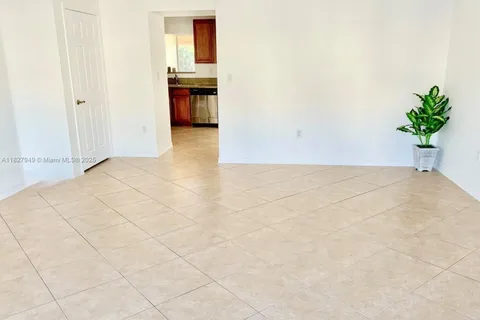 5907 Glasgow Way, Tamarac FL 33321