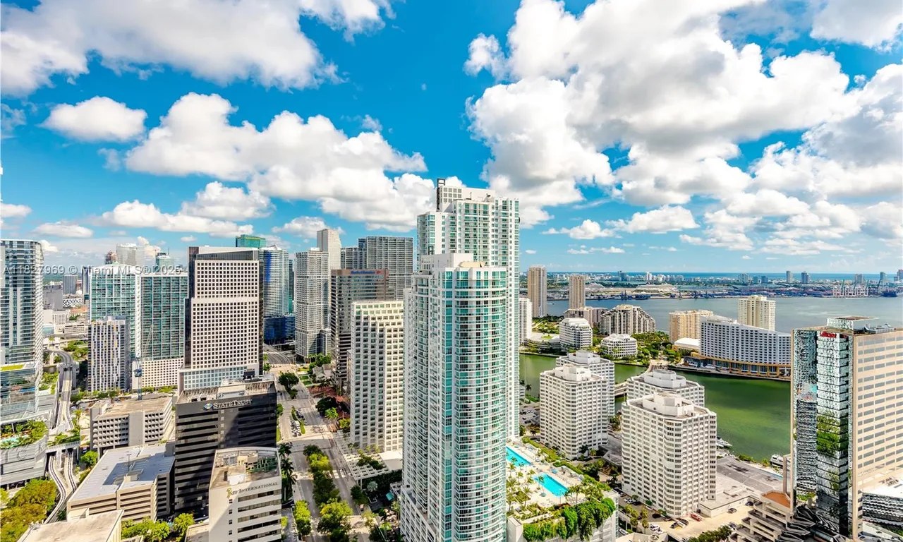 1060 BRICKELL AV # 4309, Miami FL 33131