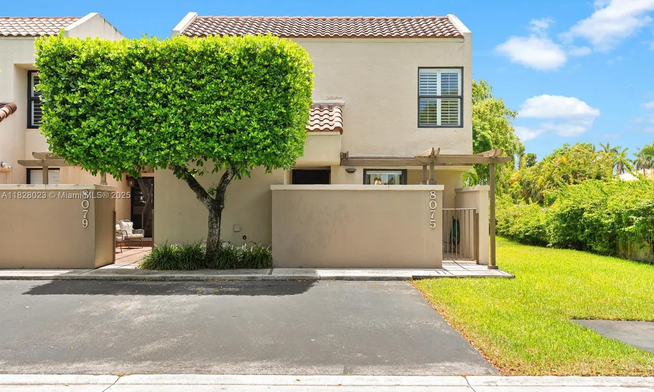 8075 SW 86th TER, Miami FL 33143