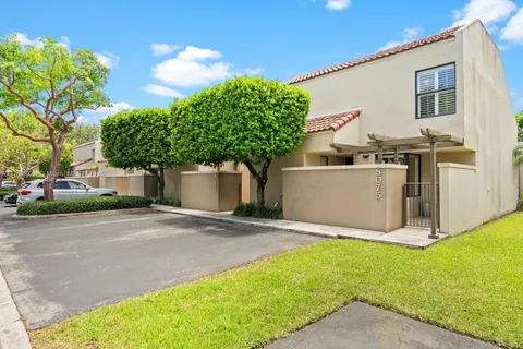 8075 SW 86th TER, Miami FL 33143