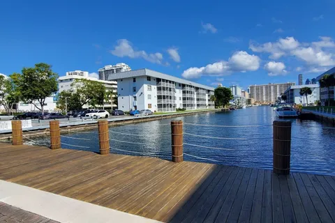 3600 NE 170th St # 402, North Miami Beach FL 33160