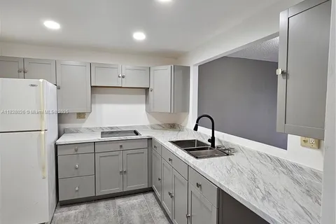 3600 NE 170th St # 402, North Miami Beach FL 33160
