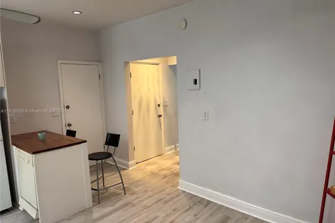 637 12th St # 6, Miami Beach FL 33139
