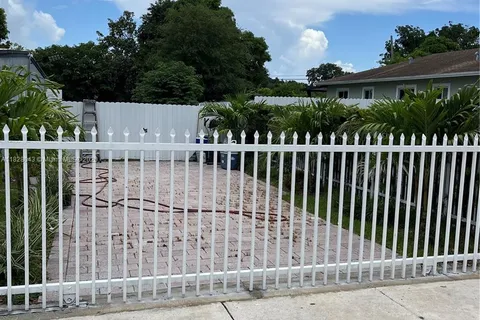 16430 NW 22nd Ave, Miami Gardens FL 33054