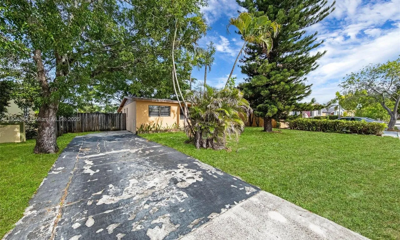 4130 NW 12th Ave, Oakland Park FL 33309