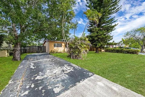 4130 NW 12th Ave, Oakland Park FL 33309