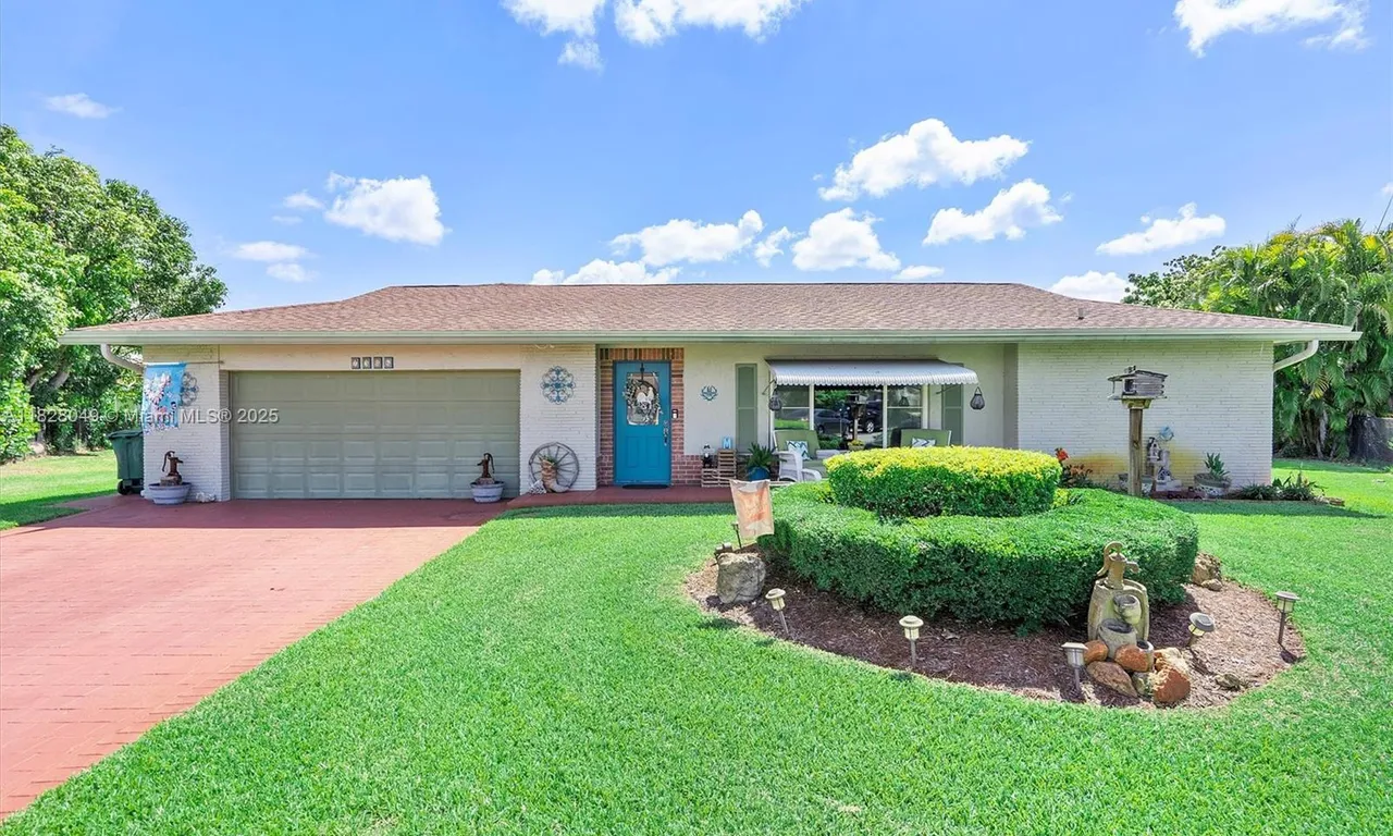 7306 NW 95th Way, Tamarac FL 33321