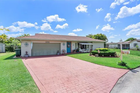 7306 NW 95th Way, Tamarac FL 33321