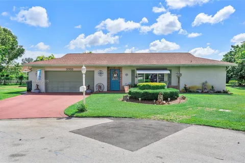 7306 NW 95th Way, Tamarac FL 33321