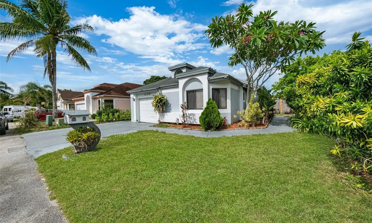620 Laurel Way, North Lauderdale FL 33068