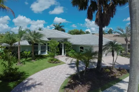 2493 Poinciana Dr, Weston FL 33327
