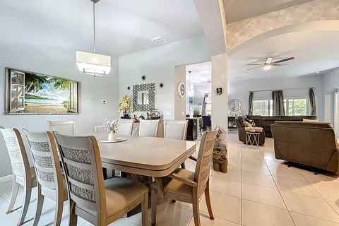 2081 SW Tropical Ter, Port St. Lucie FL 34953