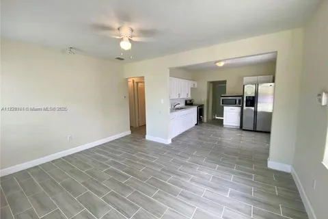 1818 NW 58th St # 1, Miami FL 33142