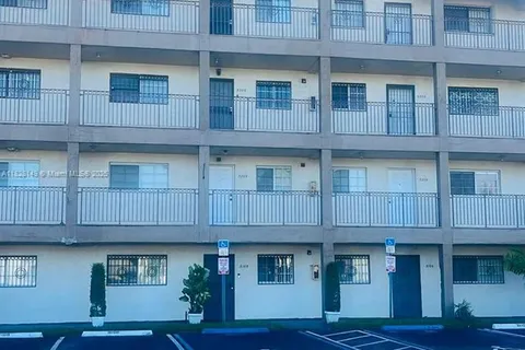 8851 NW 119th St # 3, Hialeah Gardens FL 33018