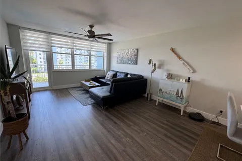 301 N Ocean Blvd # 404, Pompano Beach FL 33062