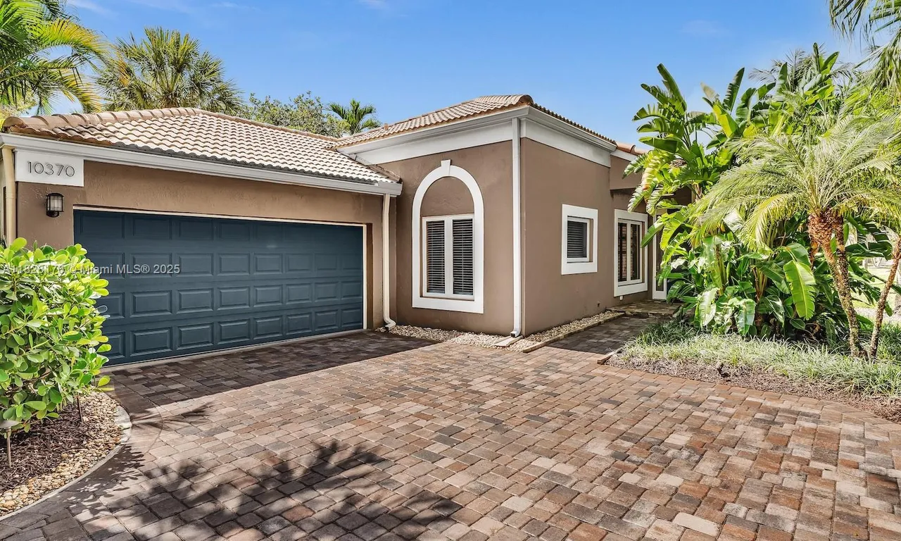 10370 NW 11th St, Plantation FL 33322