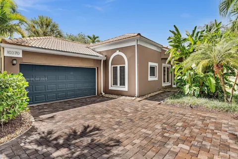 10370 NW 11th St, Plantation FL 33322
