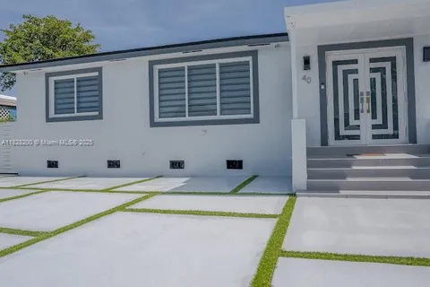 40 W 63rd St, Hialeah FL 33012