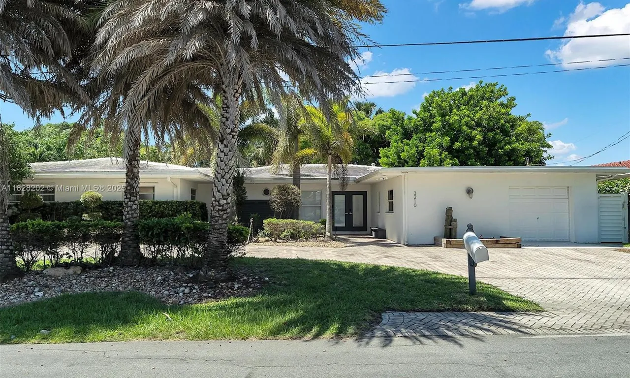 3210 Dover Rd, Pompano Beach FL 33062