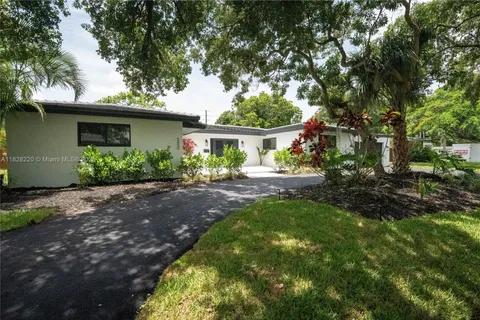 5850 Rose Ter, Plantation FL 33317